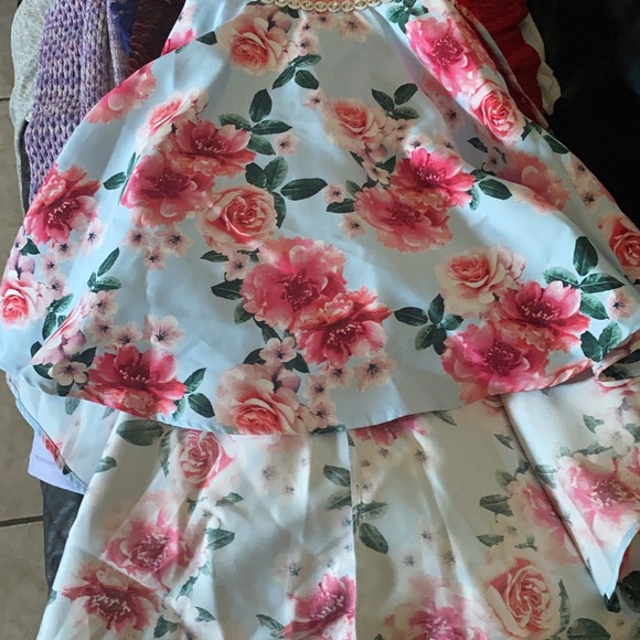 Ropa - Picture 3 of 6